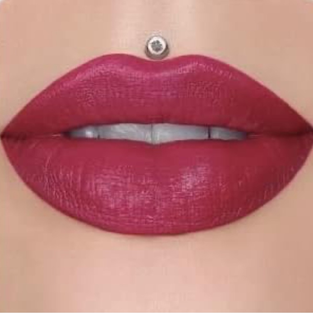 Jeffree Star Velvet Trap Lipstick Entrapment Dark Pink shade  NIB